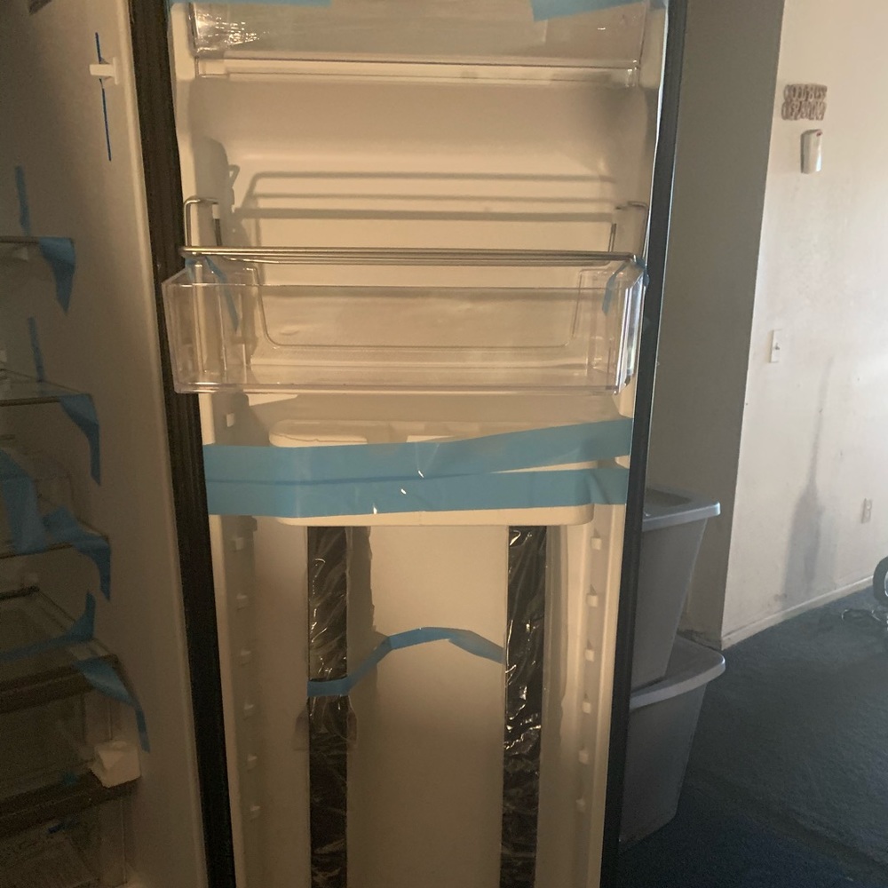 Refrigerator - Picture 3 of 5